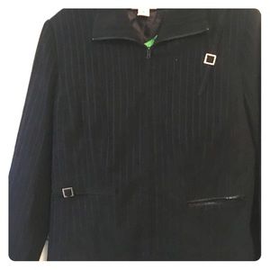 Delicate Different elegant black suit (blazer with front zipper and skirt)